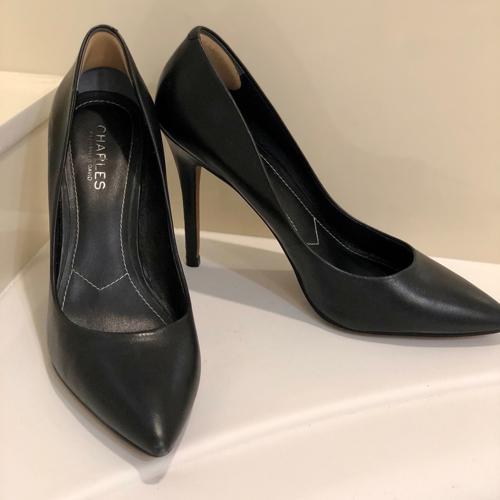Charles by Charles David pumps size 9. Insole is a bit worn out.